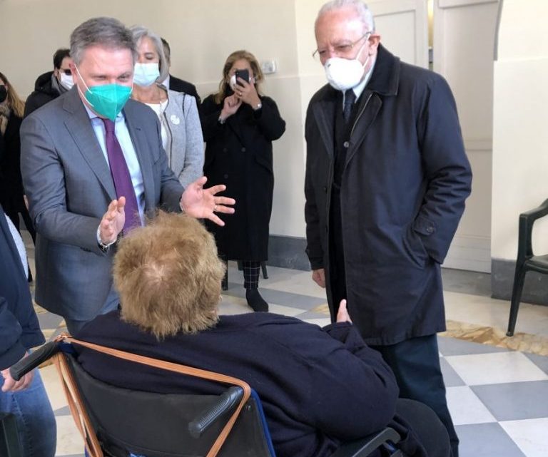 De Luca in visita a Bacoli per il via della vaccinazione ai pazienti fragili  Questa mattina