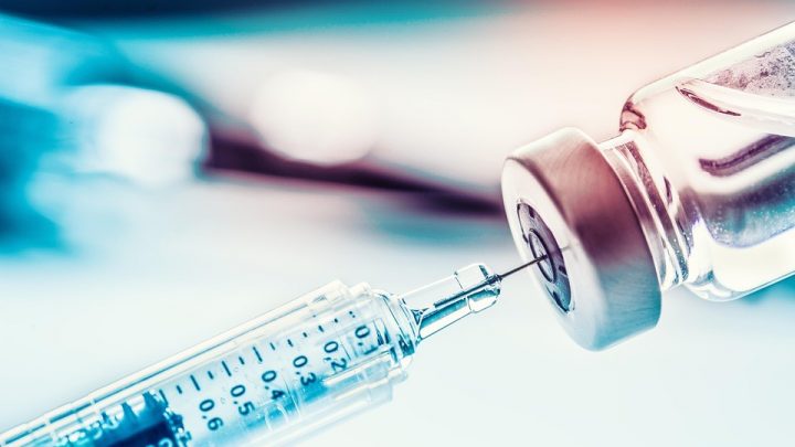 “Happy hour” nel Janssen Weekend: la maratona vaccinale dell’Asl Napoli 3 Sud