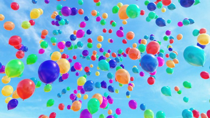 Marevivo e Plastic Free lanciano una petizione per chiedere il divieto del rilascio di palloncini in aria