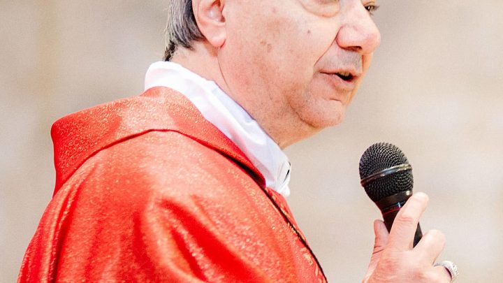 San Gennaro, il sangue si scioglie ma don Mimmo ammonisce: niente pace con le minacce