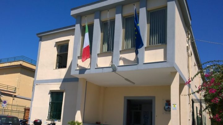 Bacoli in bancarotta