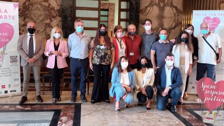Salerno, torna  la “Spesa sospesa poetica”