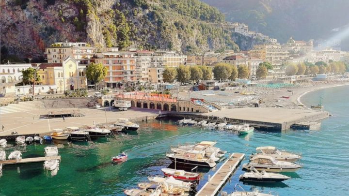 A Maiori aumentano i contagi, a Minori chiude un bar