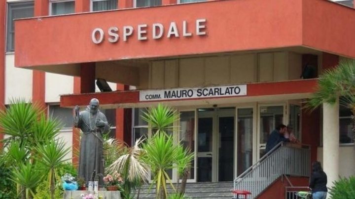 Salerno, salgono i contagi e torna attivo il Covid Hospital di Scafati