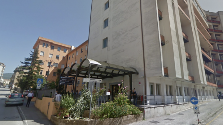 Vallo della Lucania, truffa e falsità: scatta misura interdittiva per due medici