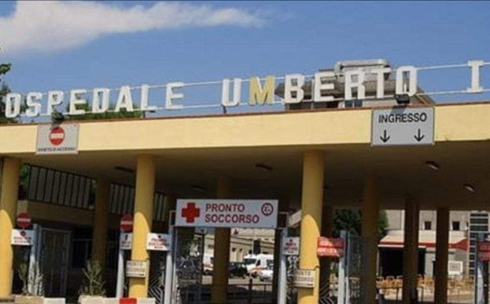 Ospedale Umberto I di Nocera Inferiore, l’equipe di Ostetrica e Ginecologia salva mamma e bambino