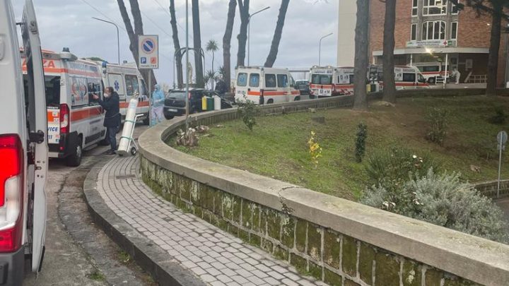 Epatite A, Cotugno: 51 ricoverati e 9 in Pronto soccorso