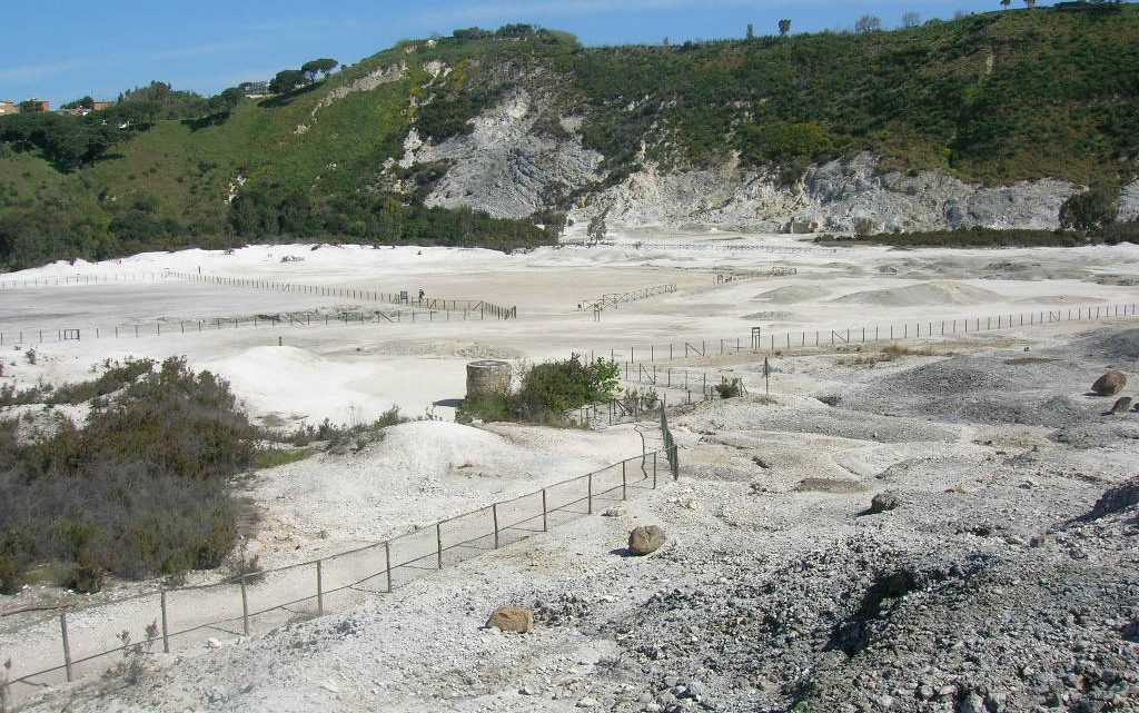 Pozzuoli, la terra continua a tremare: 3.4 la scossa più forte
