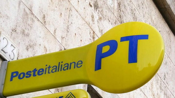 Pianura, arrestato alle poste senza green pass