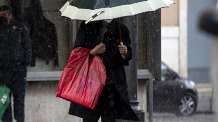 Campania, allerta meteo pioggia da domani