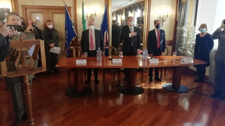 “Caduti di Nassiriya”: il presidente Oliviero premia l’Esercito e l’Arma dei Carabinieri