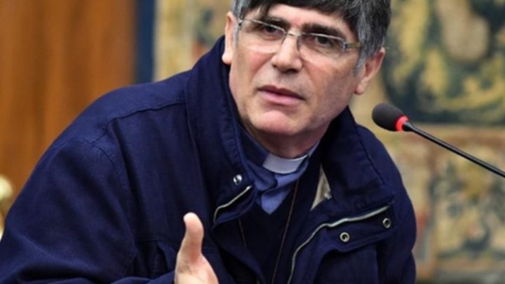 Esplode un ordigno davanti alla chiesa di don Maurizio Patriciello