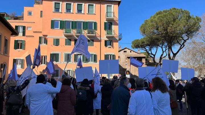 Smi e Simet ignorati dal Ministero, la protesta continua