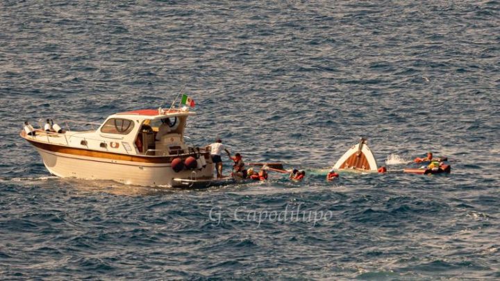 Penisola sorrentina, turisti tedeschi salvati dal naufragio
