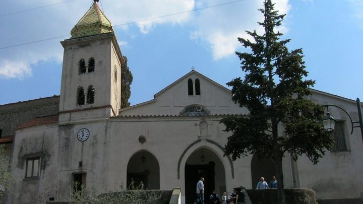 Gragnano, 13enne si toglie la vita: istigazione al suicidio?