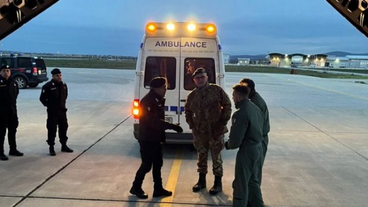 Monaldi, arriva dal Kosovo la piccola Irene per un intervento al cuore