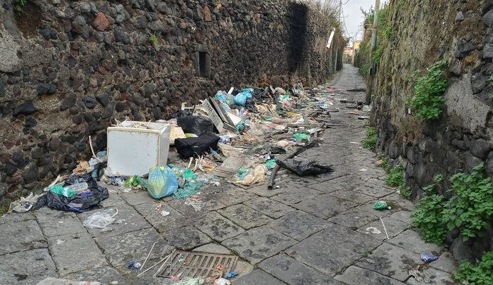 Carabinieri forestali, lotta a sacchetto selvaggio