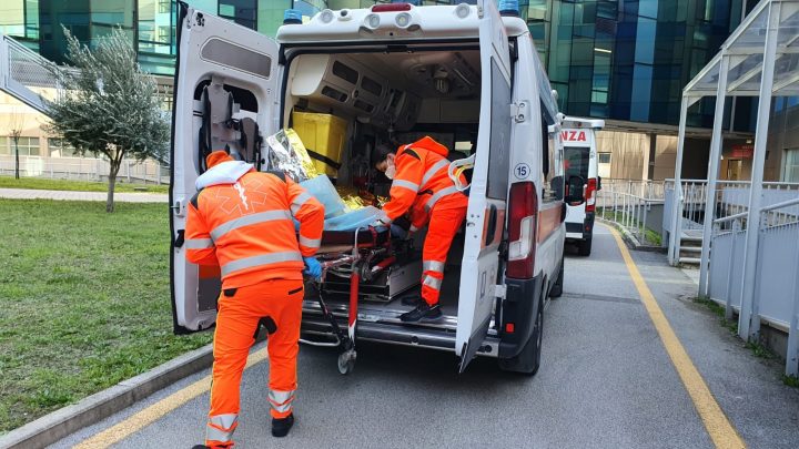 Arrivo migranti a Napoli, scatta la macchina sanitaria