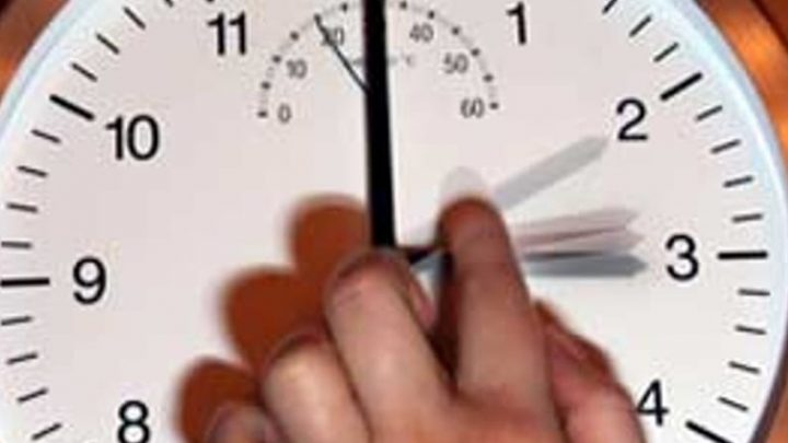 Torna l’ora legale, stanotte si spostano in avanti di un’ora le lancette