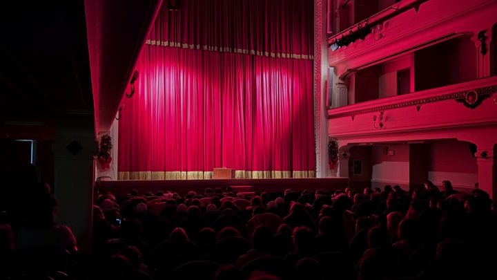 Capua, “Ho solo 30 anni …di carriera” di Jury Monaco al Teatro Ricciardi