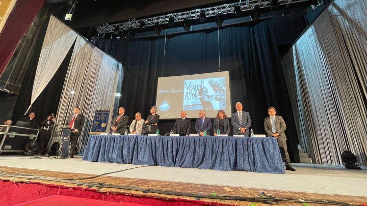 Napoli, Giuramento di Ippocrate: la cerimonia all’Augusteo con oltre 600 neolaureati
