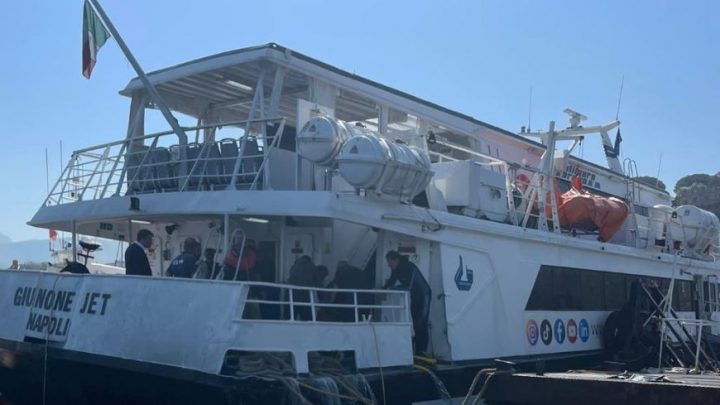 Sorrento, a Marina Piccola sfiorata la tragedia