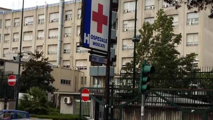 Ospedale di Aversa: eccezionale intervento chirurgico di posizionamento protesi acustica