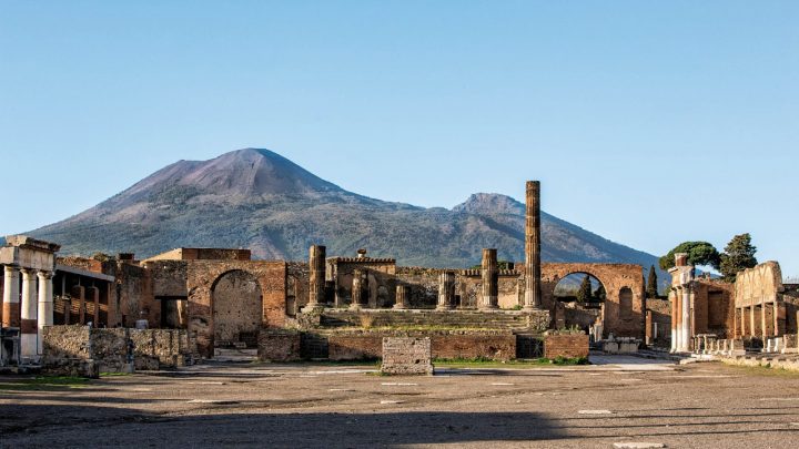 De Luca bacchetta Sangiuliano