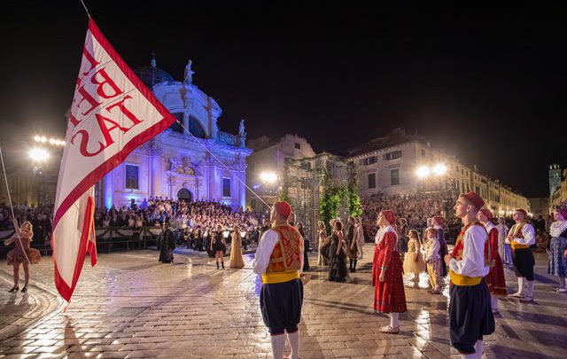 La Città di Sorrento ospite alla cerimonia di apertura della 74ma edizione del Dubrovnik Summer Festival