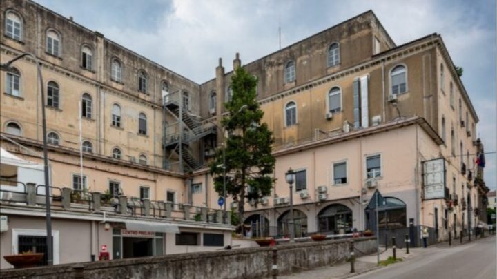 Ospedale di Cava de’ Tirreni, asportato tumore di 10 chili