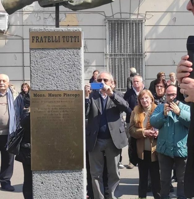Una piazza dedicata a don Mauro Piscopo
