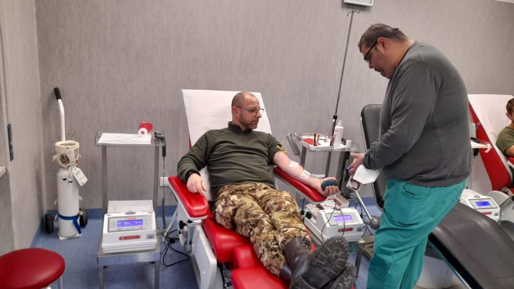 Carenza sangue Asl Na3, scende in campo l’esercito