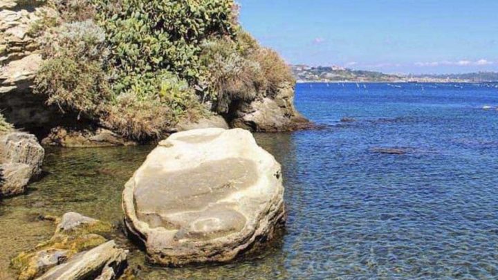 Bacoli, frana costone dopo sisma di oggi