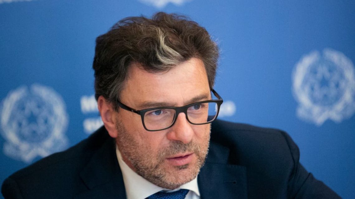Il Cardinale Zuppi approva la proposta del ministro Giorgetti sulle detrazioni fiscali per le famiglie