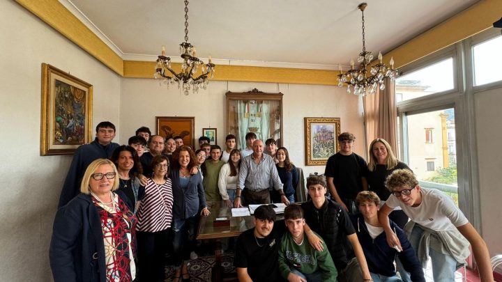 Piano di Sorrento, gli studenti del Salvemini incontrano le Istituzioni nella casa comunale