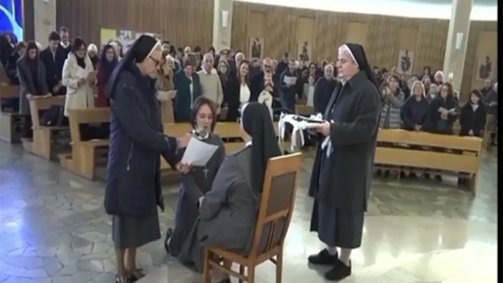 Chiara studia da carabiniere ma diventa suora