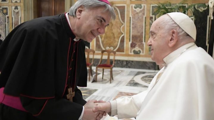 Don Mimmo Battaglia e il suo ricordo, di cuore, di Papa Francesco