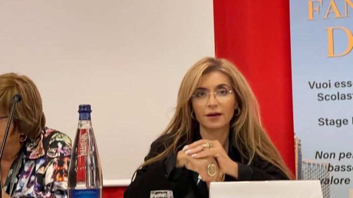 Onorificenza di peso per la preside Adele Vairo