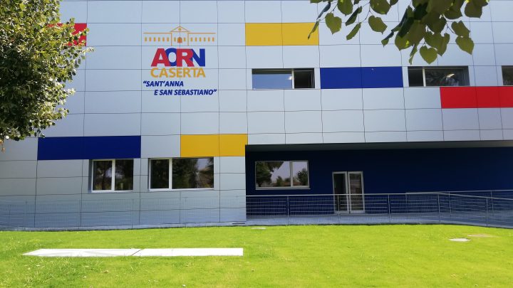 Aorn Caserta, genetliaco nonnina di 103: lascia la Geriatria per festeggiare a casa