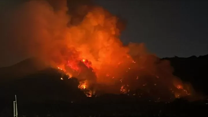 Vesuvio, disastro ambientale: mandate l’esercito