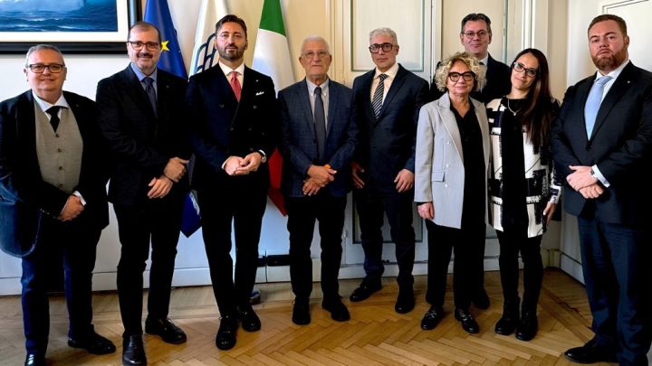 Ricerca clinica, Conflavoro PMI e Confintesa: firmato il primo CCN