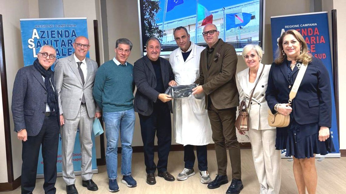 L’Associazione pompeiana “Le Muse” dona 32 cuffie refrigeranti all’Oncologia di Boscotrecase