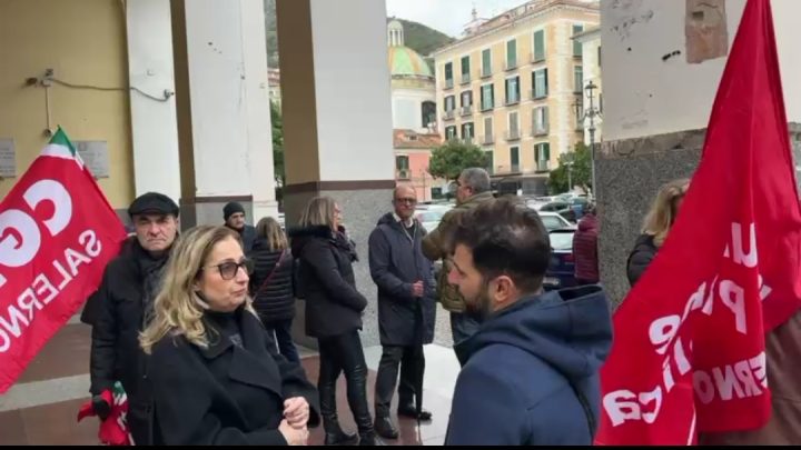 Salerno, lavoratori INAIL  in presidio davanti la Prefettura