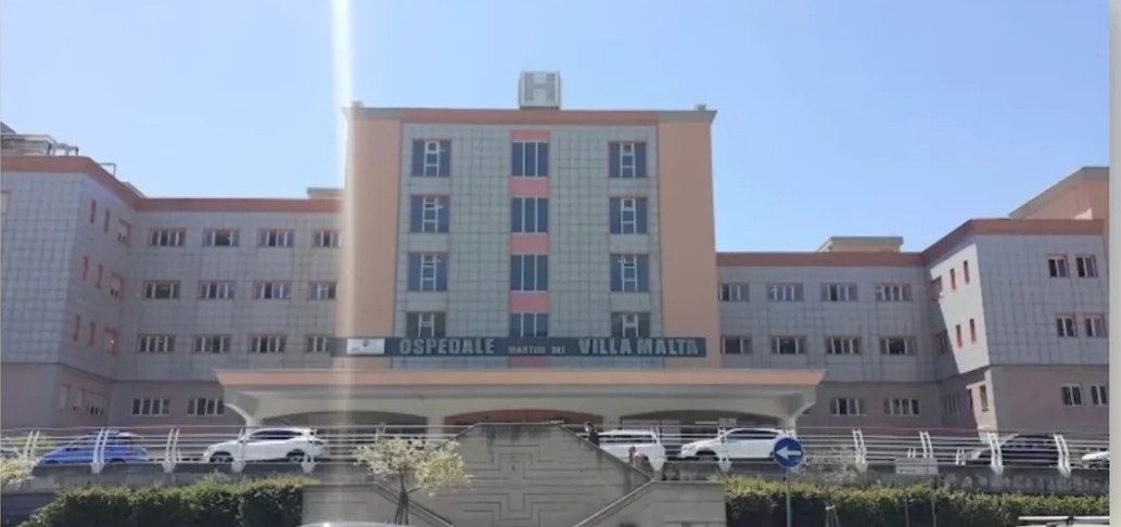 Ingerisce uno stuzzicadenti, la salvano all’ospedale di Sarno