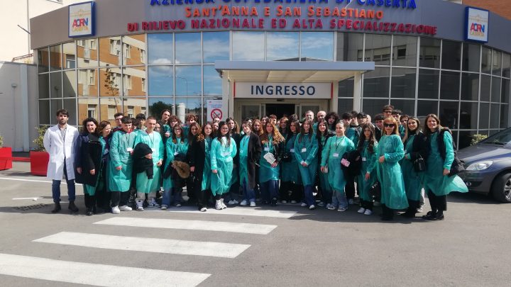 Liceo Manzoni, Aorn Caserta: “Dalla classe al reparto”