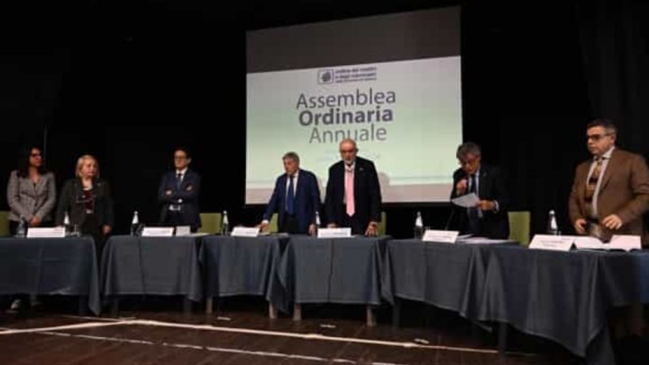 Ordine medici Salerno, bilancio approvato e medaglie per i colleghi più “longevi”