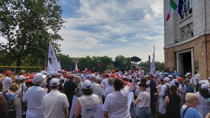 Smi: 500 medici di famiglia in piazza sotto il Ministero della Salute
