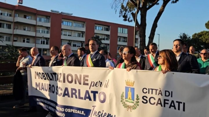 Oltre 2.500 persone in marcia per l’ospedale di Scafati: “Riaprite il Pronto soccorso”