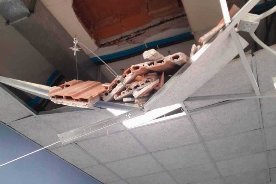 Ospedale di Battipaglia, crolla un soffitto ma nessun danno alle persone