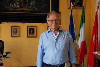 Addio a Nino Cuomo, Sorrento piange l’ex sindaco e storico protagonista della città